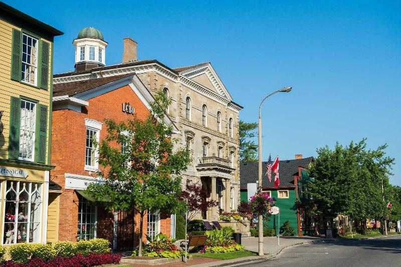 The Charles Hotel Niagara-on-the-Lake Bagian luar foto