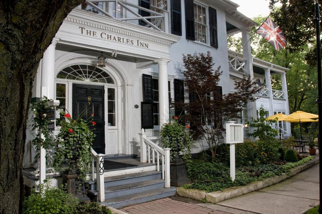 The Charles Hotel Niagara-on-the-Lake Bagian luar foto