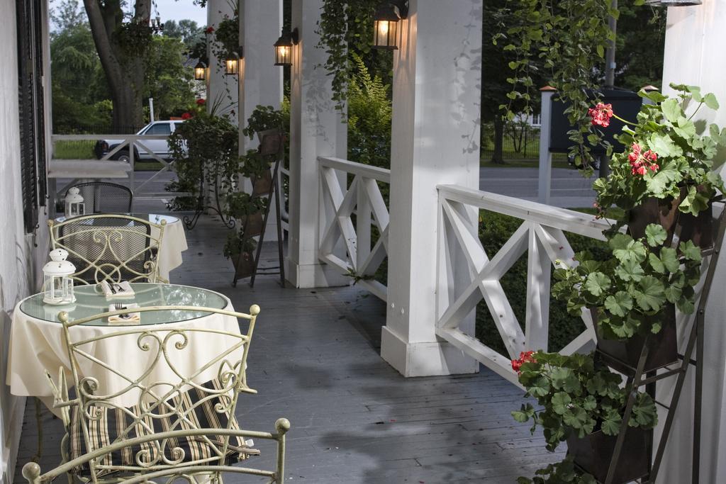 The Charles Hotel Niagara-on-the-Lake Bagian luar foto